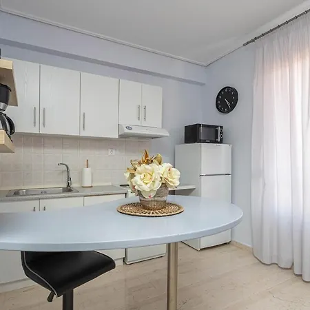 דירה Tranquil Vibes Comfortable Mesokhórion